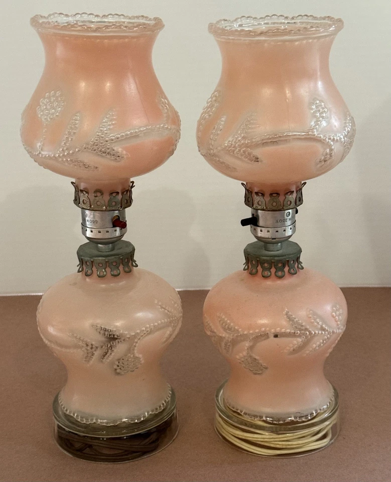 Lámpara tocador vintage Art Deco de vidrio rosa esmerilado Hurricane de los años 50 Foto 4 de 4