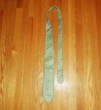 Vintage Ike Behar New York Green Silk Neck Tie geometric