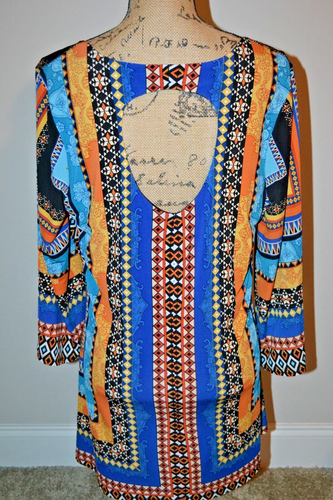 Mesmerize Tunic Top in Paisley Print with Open Cut Out in Back - XL - Picture 3 of 3