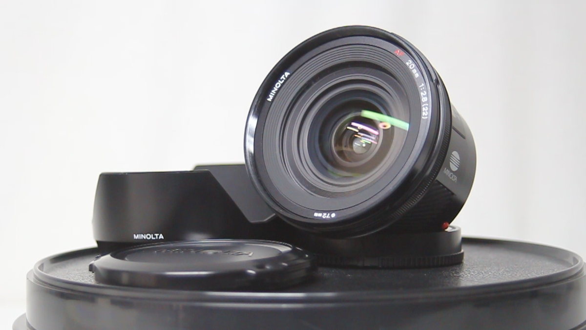 Minolta AF 20mm F/2.8 Wide Angle Lens From Japan w/Hood &Cap Minolta AF 20mm F/2.8 Wide Angle Lens From Japan w/Hood &Cap