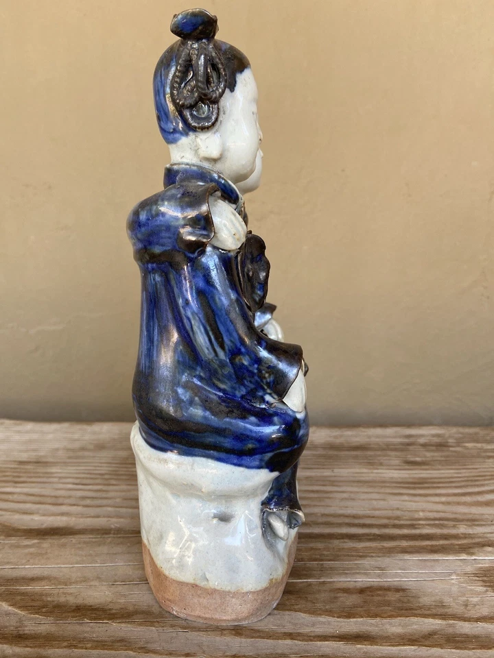 Figura azul/blanca de niño/niña o hermano/hermana de la dinastía Qing china temprana Foto 2 de 4