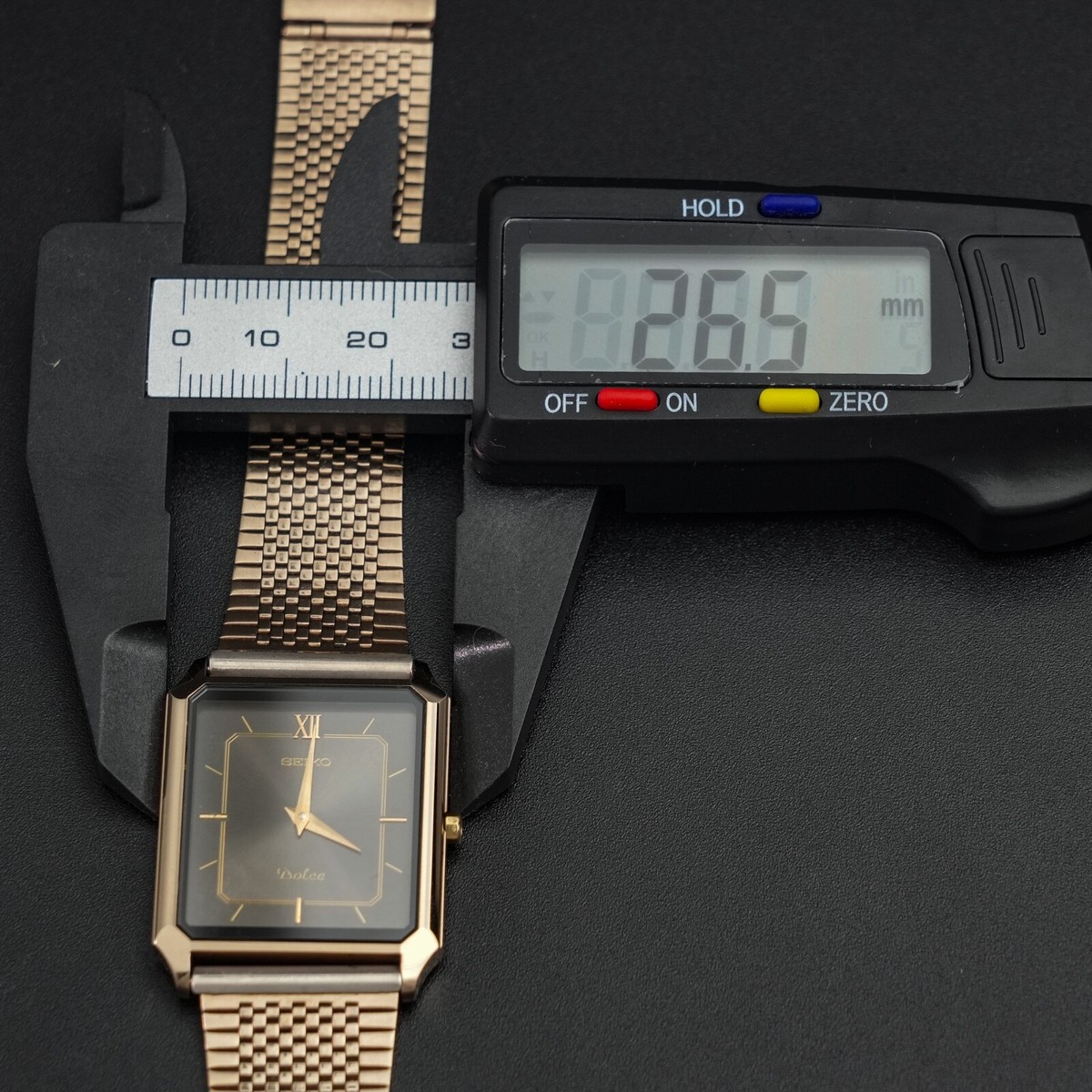 SEIKO DOLCE Vintage Men's Watch 8N40-5050 Tank Shape Tungsten