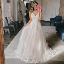 Elegant Wedding Dresses Applique V-Neck Spaghetti Straps Backless A-line Gowns