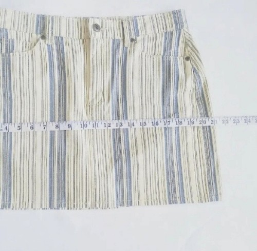 TWO by VINCE CAMUTO SZ 10 Short Skirt Blue Ivory Striped Denim Pockets Casual - Picture 7 of 8
