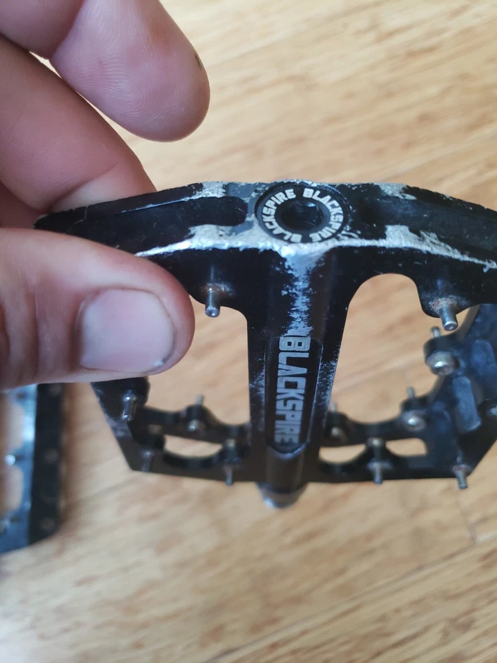 BLACKSPIRE Sub 四平台踏板黑色需要维修  — 第 4/4 张图片