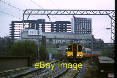 Foto 6x4 Züge vorbei an Partick zwei Vorort-Elektrotriebzügen T um 1990