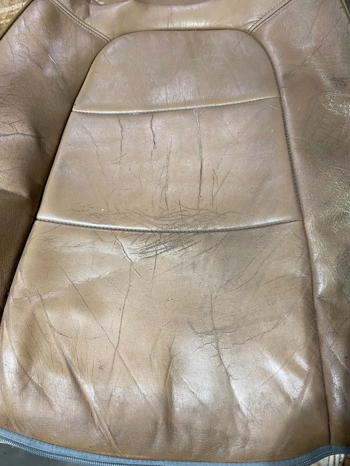 Funda de asiento para respaldo de asiento. Saab 900 hasta 1987. Cualquiera de los asientos delanteros. Cuero tostado Foto 4 de 4