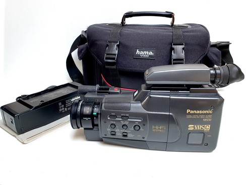 Videocamera vintage Panasonic NV-MS50 VHS C 625 VW-AMC2E con caricabatterie - Foto 3 di 20