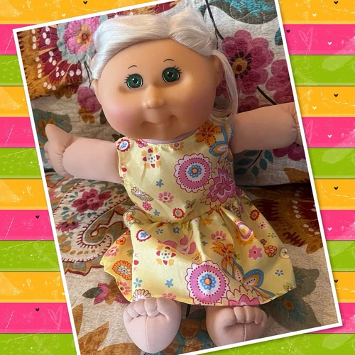 Lovely Cabbage Patch Kids Jakks Girl Doll Platinum Blonde Fine Hair Green Eye