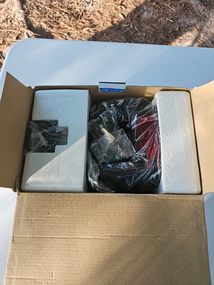 Jensen J53-BWR 5" Portable Black & White TV CRT AM FM Radio New In Box NOS - Image 2 of 2