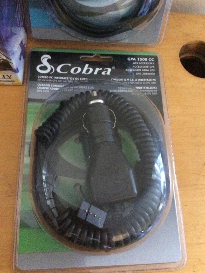 NEW Cobra GPS 1000 DLX 1.8" Portable GPS Navigation Bundle Complete - Image 3 of 4