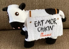 Chick Fil A Small 2017 Plush Stuffed Animal Cow Eat Mor Chik'n More Chicken 5"