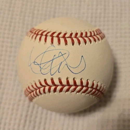 Beckett Authentication  Ichiro Suzuki signed baseball