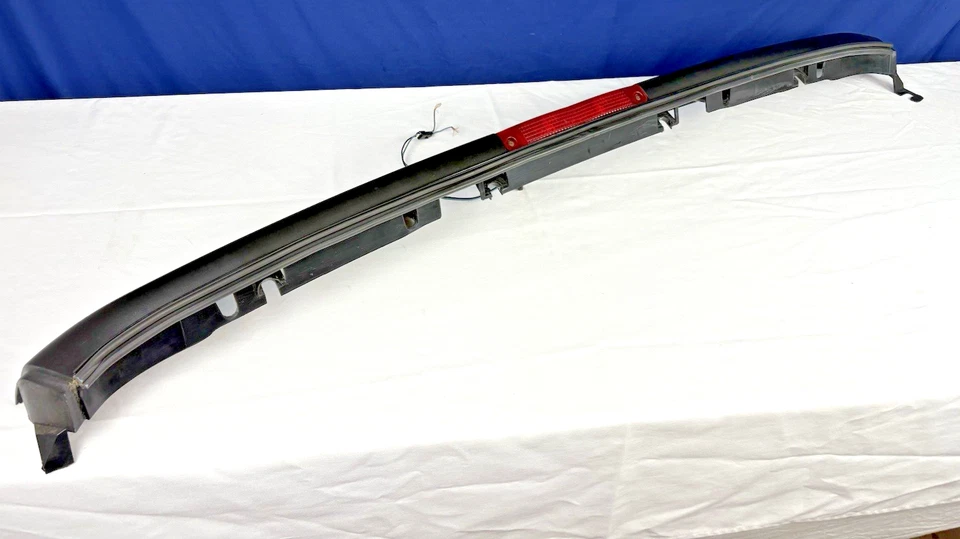 Chevrolet Express GMC Savana 2003-220 tercera luz de freno alerón negro Foto 2 de 4