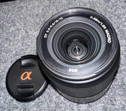 Sony DSLR-A200 Camera - Black w/ Sony DT 3.5-5.6/18-70mm Lens & Extras - Picture 16 of 17