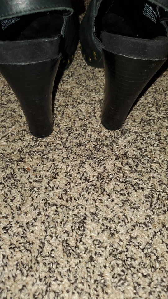 Reaction Kenneth Cole Womens Size US 9. Black Studded Suede Heels. NWOT. - Image 4 of 4