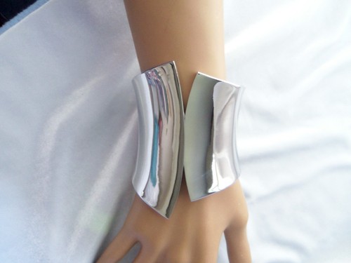 Vintage Polished Silvertone Wide Modernist Hinged Cuff Bracelet