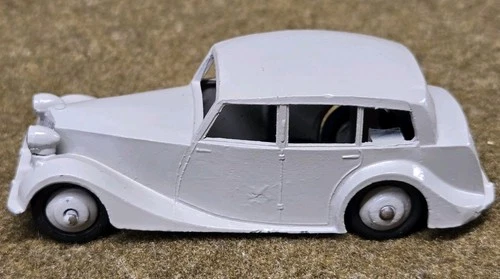 Vintage DINKY - #40B - TRIUMPH 1800 SALOON CAR / BEAUTIFUL - LOOK!!!