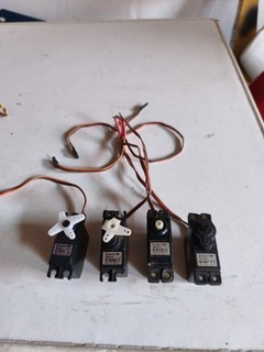 Verschiedene Graupner Servos