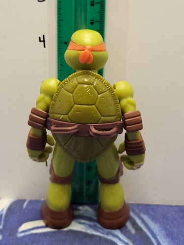 "Figura de las Tortugas Ninja Adolescentes Mutantes TMNT 2014 Michaelangelo 4,5"" compañeros de juego" - Imagen 2 de 2