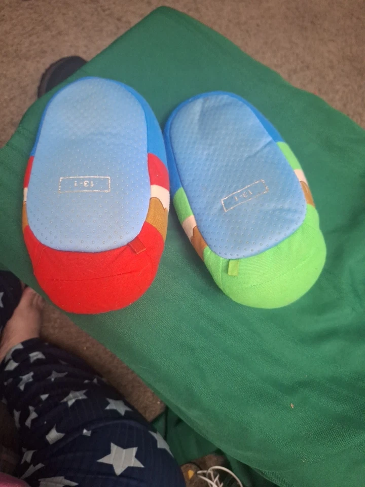 Zapatillas sin cordones Super Mario & Luigi talla XL 4-5 zapatos de felpa para videojuegos Foto 2 de 2