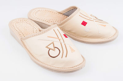 Ladies/Women`s 100% Natural leather warmed slippers size:3,4,5,6,7,8 Ladies/Women`s 100% Natural leather warmed slippers size:3,4,5,6,7,8