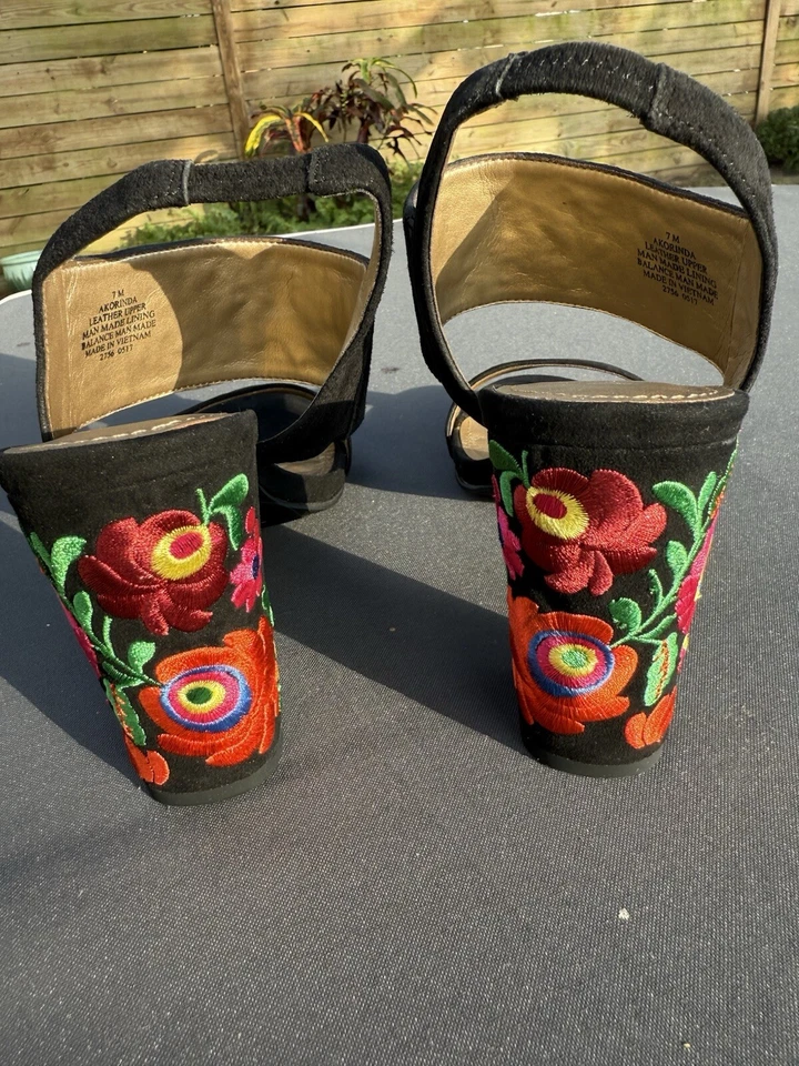 NEW Heeled Sandal Anne Klein Akorinda, Women's Size 7 Black Embroidered Suede - Image 3 of 4