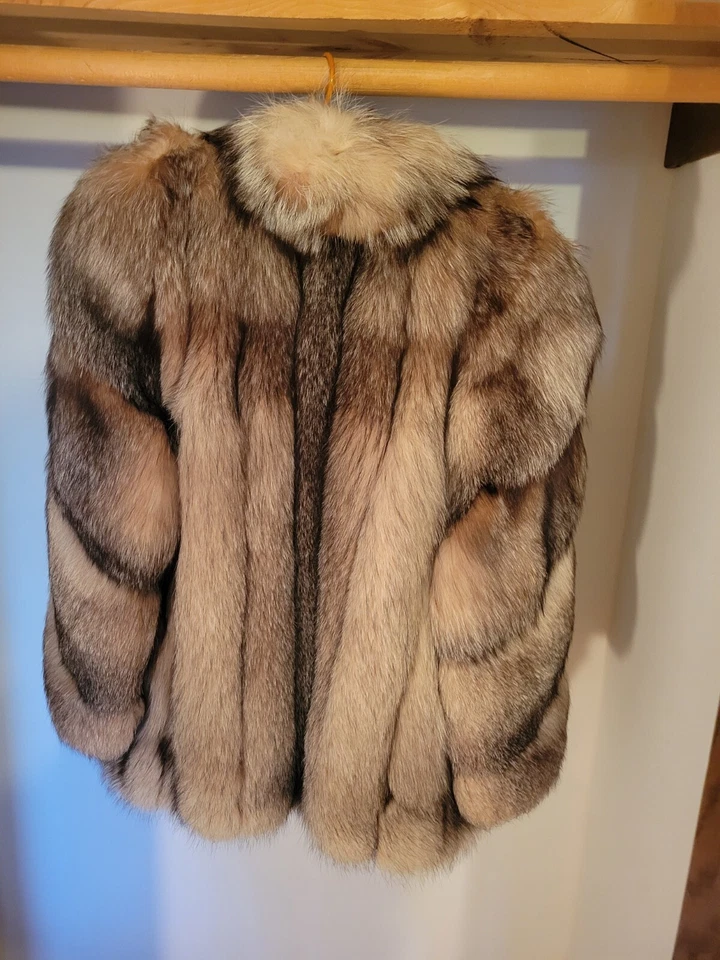 Auténtico abrigo de piel de zorro cristalino de Madison's, largo es de 28" desde el cuello Foto 2 de 4