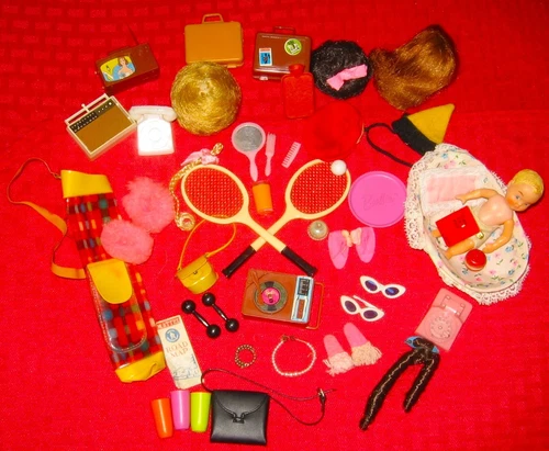 VINTAGE BARBIE KEN FRANCIE SKIPPER TUTTI 4 CLOTHES FASHION ACCESSORIES TLC LOT