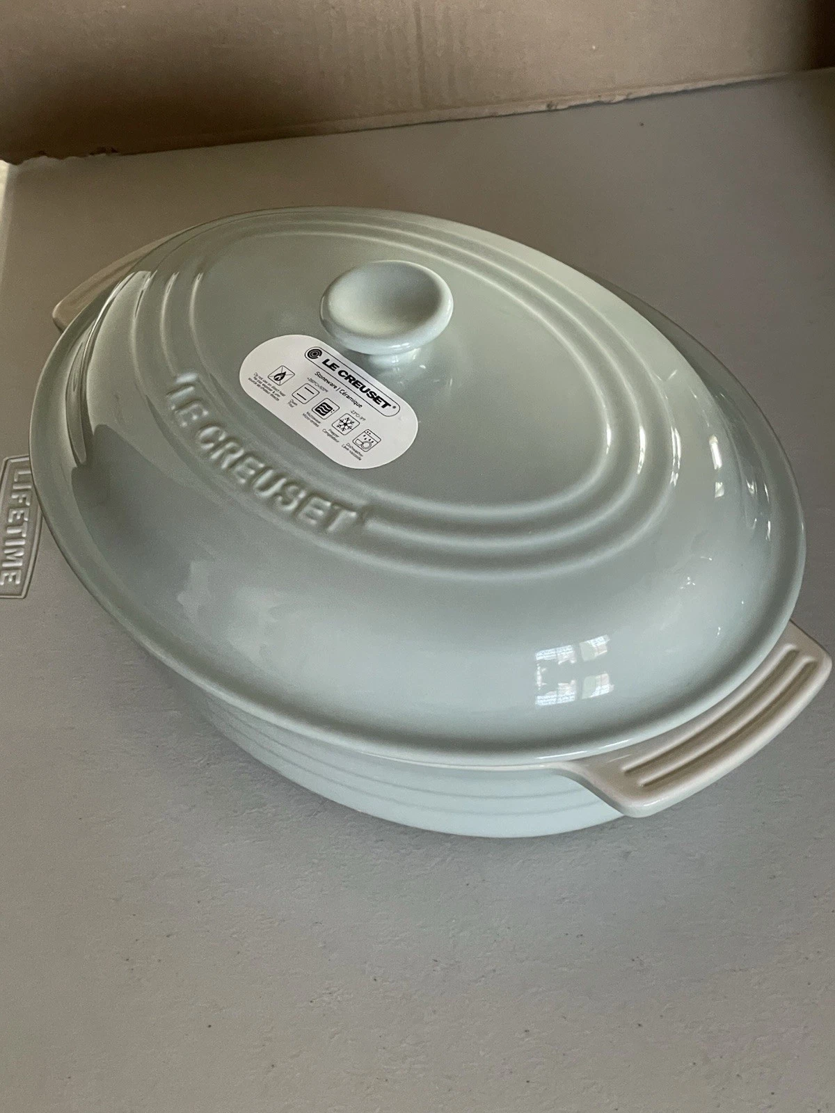 LE CREUSET STONEWARE CLASSIC COVERED OVAL CASSEROLE IN PISTACHE 1.8QT SECOND