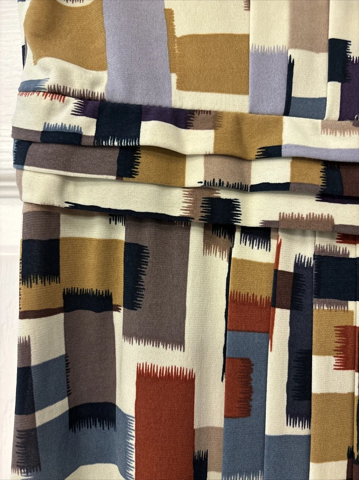 Vestido Max And Cleo para mujer 4 sin mangas estampado abstracto plisado cierre de cremallera Foto 3 de 4