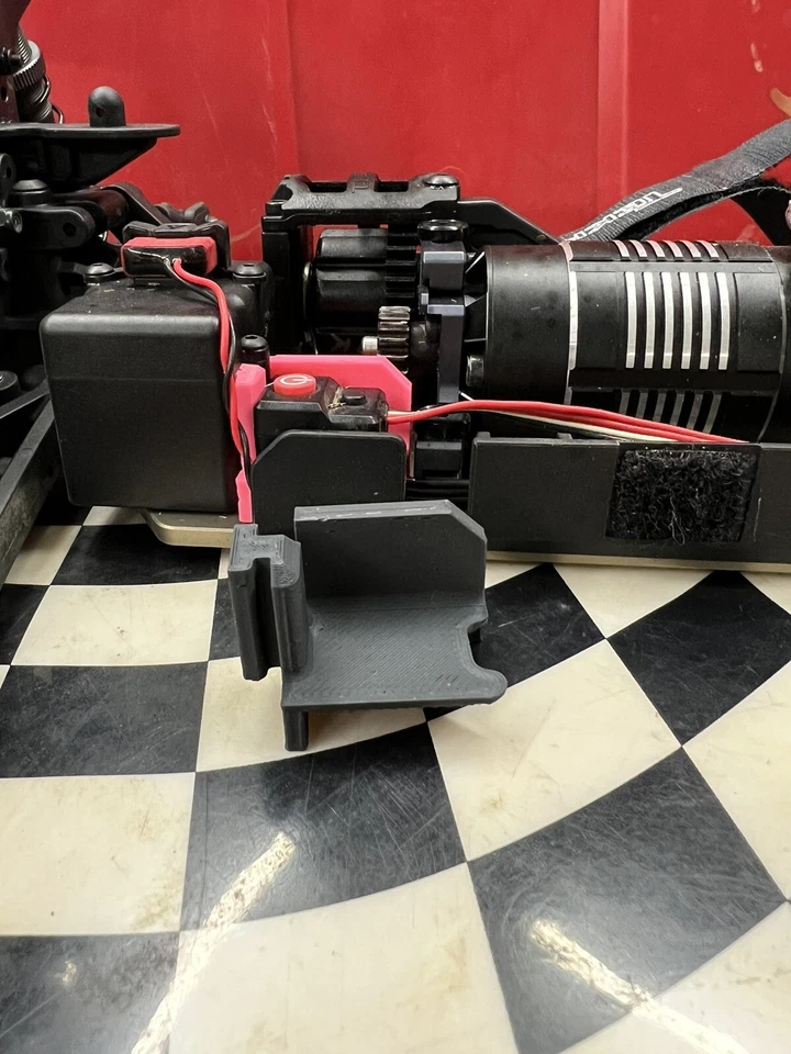 Tekno EB/ET48 2.0 / 2.1 / 2.2 Hobbywing Interruptor Montaje Foto 3 de 4