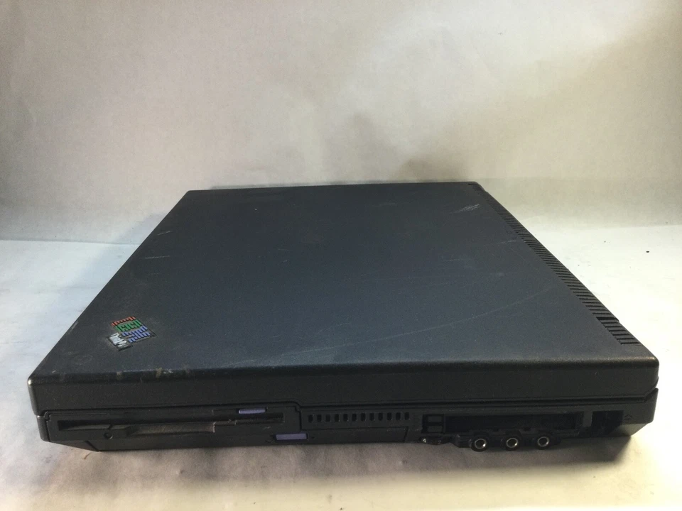 IBM ThinkPad 390 Intel Pentium MMX -NO POWER/BROKEN HINGE -MZ - Image 3 of 4
