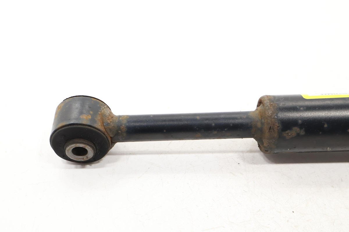 300ｃｂ  Genuine OEM 2019-2025 Mazda 3 Front Suspension Shock Strut Mount
