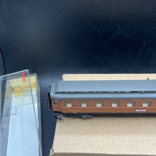 HO Fleischmann # 5081 Mitropa - Speisewagen der DR - Bild 7 von 13