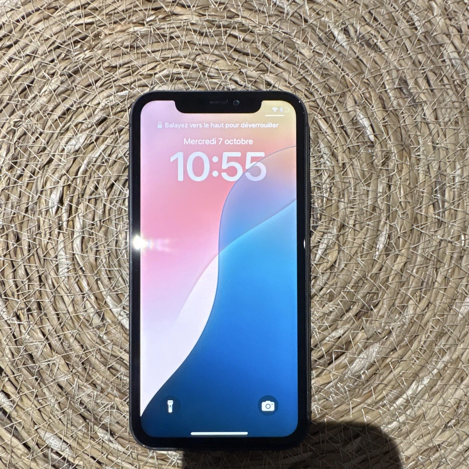 Apple iPhone 11 · 64GB, photo 1 sur 2