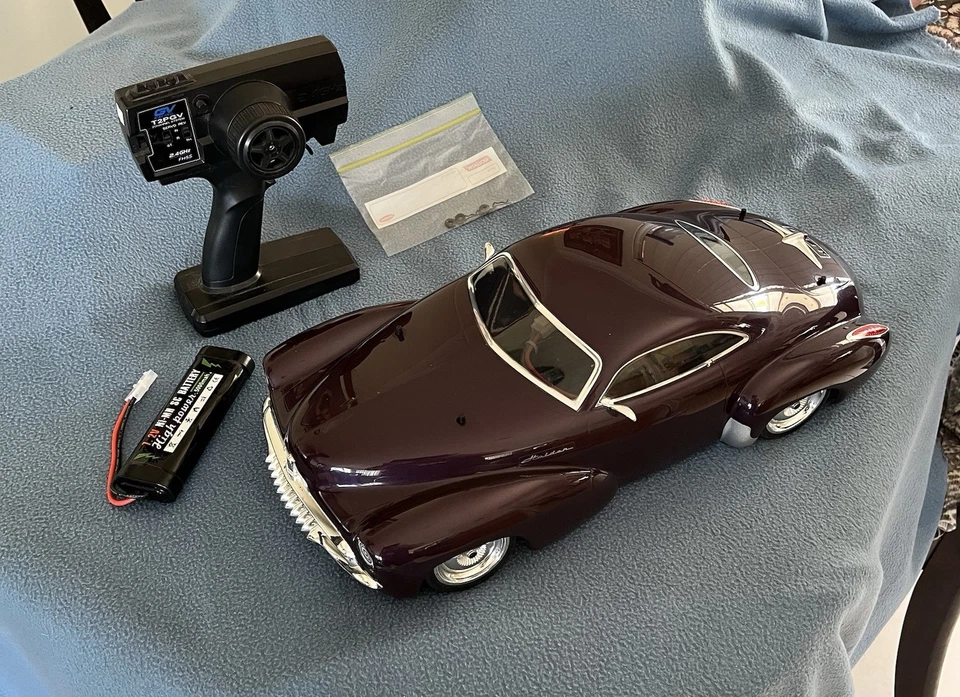 1/10th scale Holden efijy remote control car - Image 4 of 4