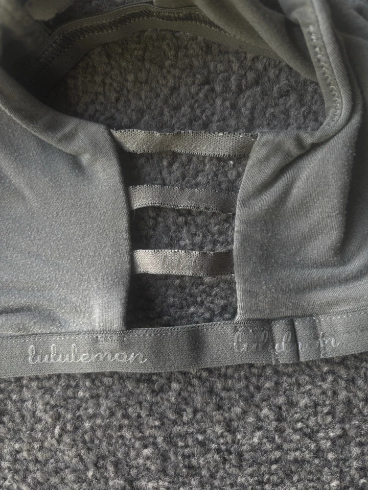 Sujetador deportivo Lululemon Free to Be Wild verde talla 2 Foto 3 de 4