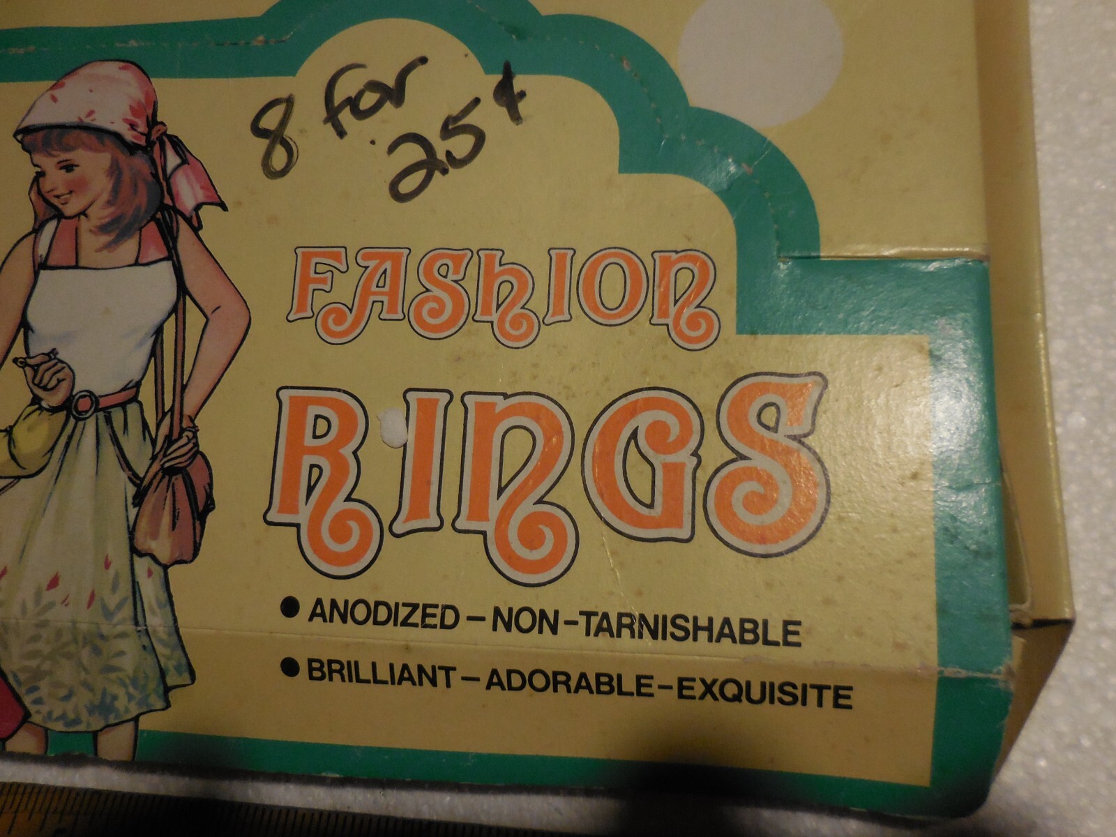 VINTAGE  FASHION  RINGS CHILLDS TOY SET  of 30+RINGS  HONG KONG 1970's RARE