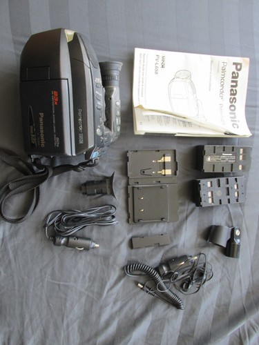 Panasonic PV-L658 VHS-C Analog Camcorder - Picture 2 of 3