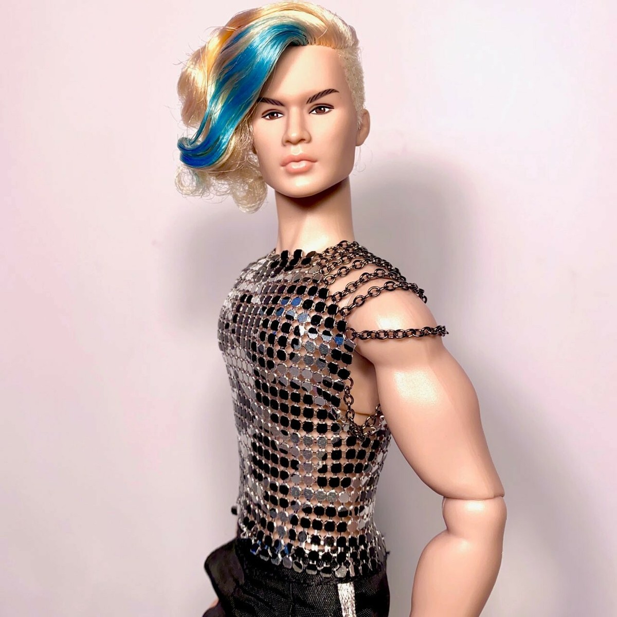 Made for Integrity Toys Homme Monarchs Male Doll Metal Mesh
