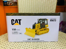 CAT CATERPILLAR D3 TRACK TYPE DOZER W/OPERATOR 1/50 MODEL CAT CATERPILLAR D3 TRACK TYPE DOZER W/OPERATOR 1/50 MODEL