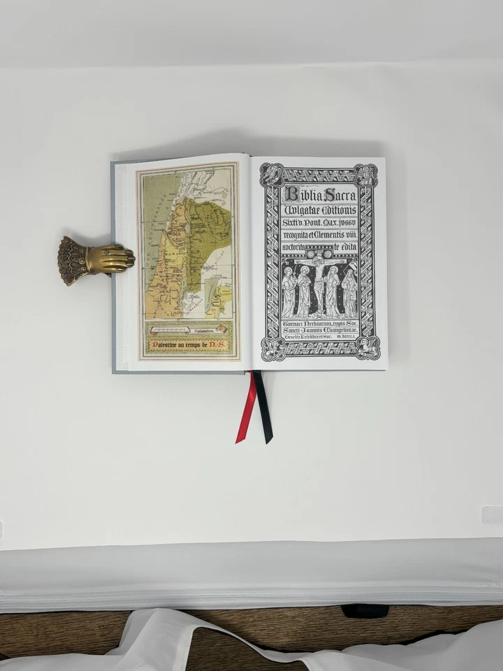 Biblia Sacra Latin Vulgate Clementine Hardcover Catholic Illustrated Bible - Image 3 of 4