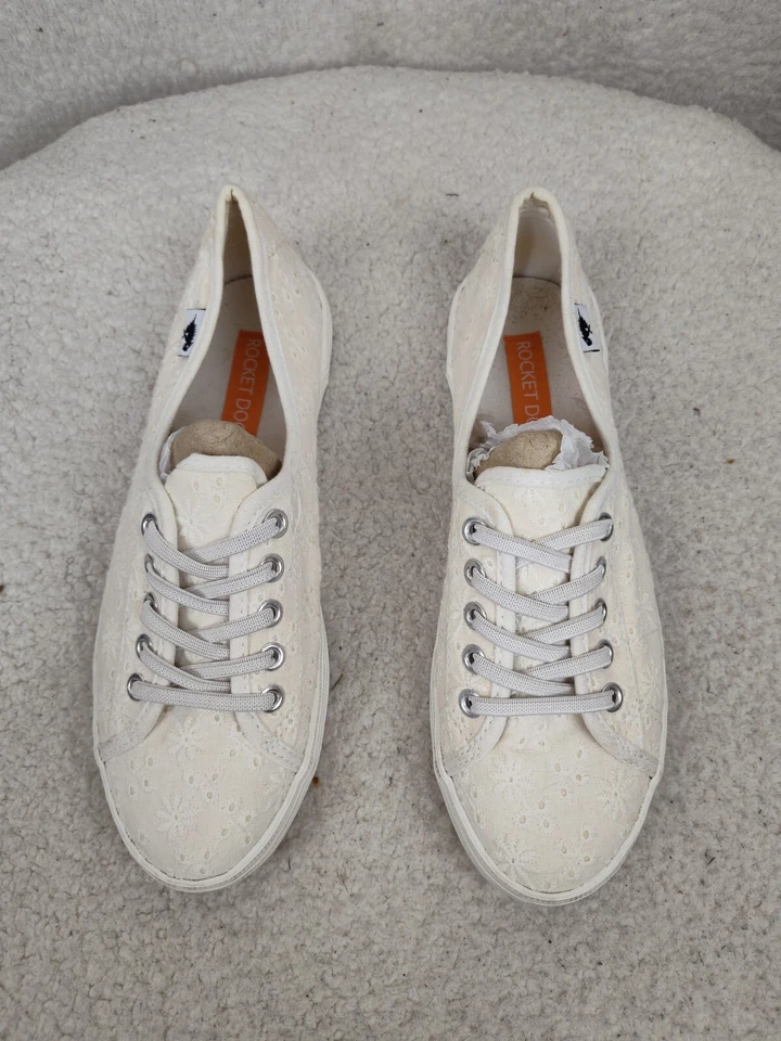 Rocket Dog Women Sneakers 8.5 Cream Fabric Embroidered Lace Up Casual Shoes - Image 3 of 4