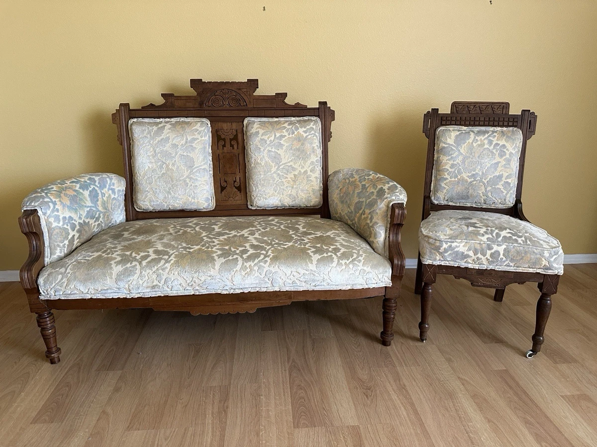 Fabric Antique Sofas & Chaises Antique 1850-1899 Time Period