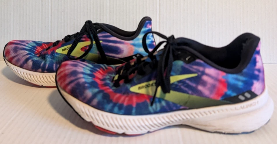 Zapatos para correr Brooks Launch 8 para mujer Tie Dye multicolor - talla 7,5 Foto 2 de 4