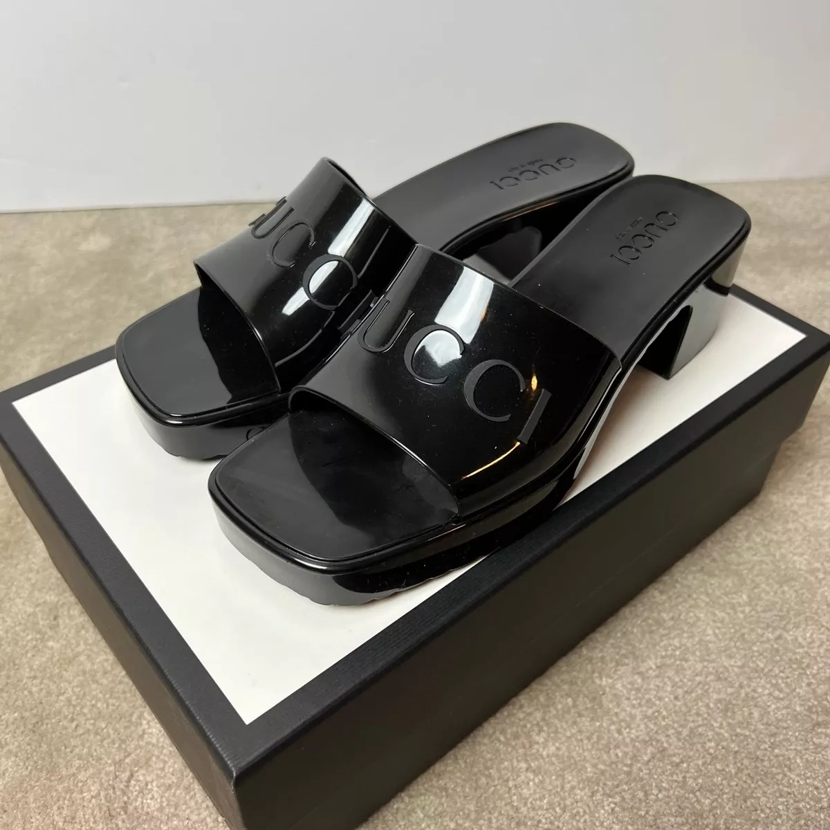 Women's rubber slide sandal in black rubber