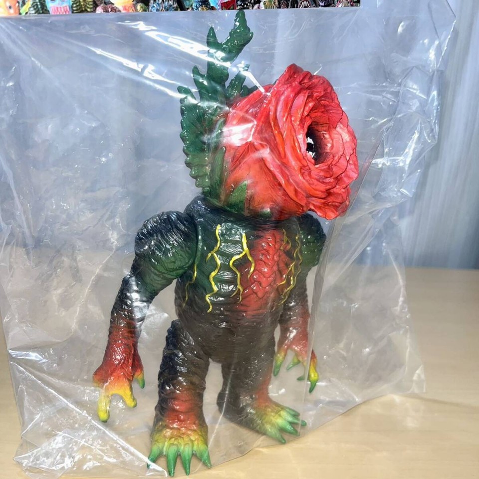 Rose X Yellow Eyes Marmit Skull Head Butt Soft Vinyl Sofvi Event