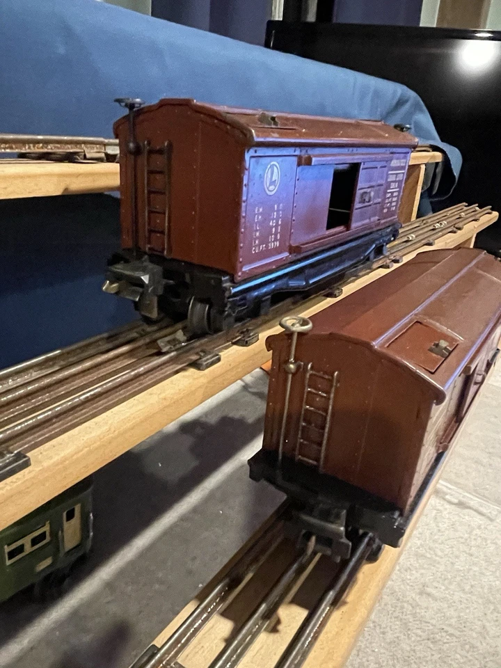 (2)  Different Variations Prewar Lionel 3814 Operating Merchandise Boxcar - Image 4 of 4