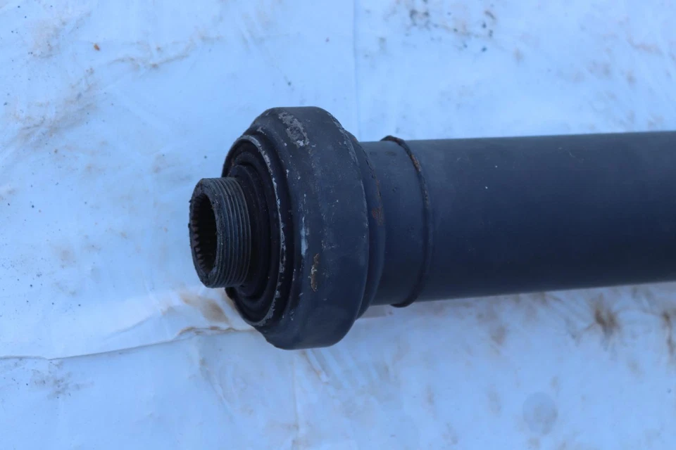 BMW 335I E93 2009-2013 tracción trasera A/T 3,0 L eje de transmisión trasero hélice Cardan OEM Foto 2 de 4